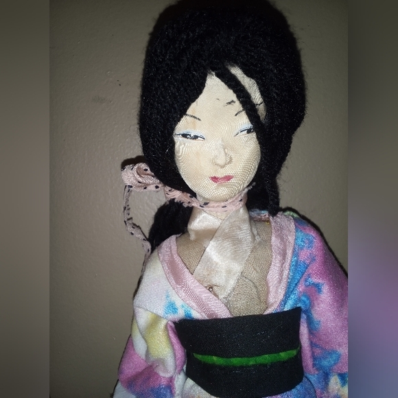 Antique collectible silk face handmade Geisha doll. - Picture 1 of 14